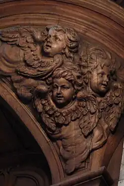 Carved decoration around the organ