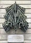 1994 plaque and sculpture, rue de la Cité
