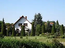 A building in Pień