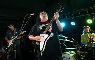 Pist Idiots performing in 2018