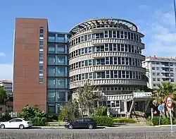 Policlínico Cíes, Vigo, 1967. The prism on the left is a later addition.