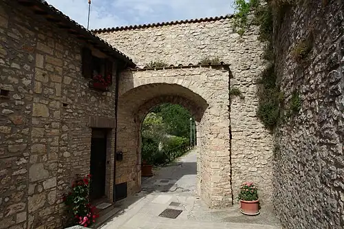 Porta Spoletina, opening toward the road to Spoleto