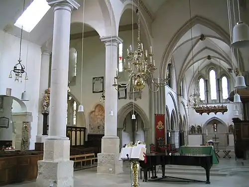 Image 68The interior of Portsmouth Cathedral (from Portal:Hampshire/Selected pictures)