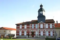 The town hall in Possesse