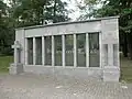 Memorial wall in the Neuer Friedhof