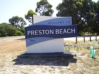 Preston Beach welcome sign