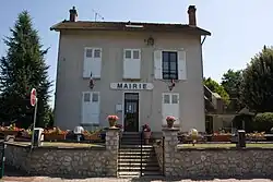 The town hall in Prunay-sur-Essonne