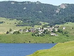 Puyvalador and the lake