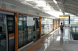 Full-height platform screen doors at Wanggil Station (Incheon Subway Line 2)