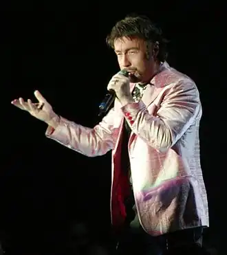 Rodgers performing with Queen at Festhalle Frankfurt in Frankfurt, Germany on 19 April 2005