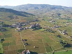 An aerial view of Quincié
