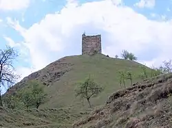 Remains of a medieval dungeon in Răchitova