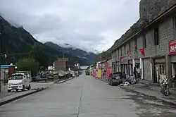 A streetscape in Rawu
