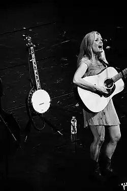 Frazier performing in 2018