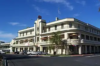 The heritage-listed Renmark Hotel, located on Murray Avenue