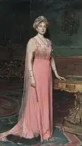 Portrait of Queen Victoria Eugenie wearing the fleurs-de-lis tiara, by José Moreno Carbonero (1912).