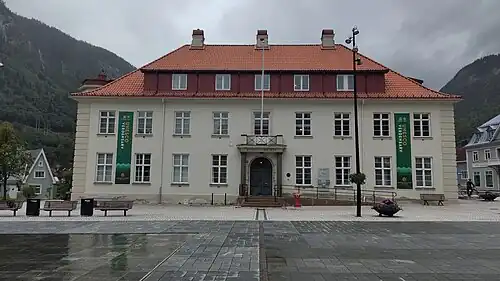 Tinn library and town hall.