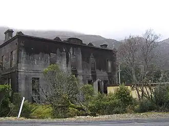 The shell of the Royal Hotel at Linda in the early 2000s