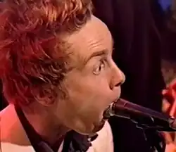 Royston Langdon playing "In the Meantime" on TFI Friday with his band Spacehog