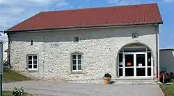 The town hall in Rugney