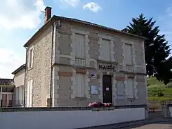 The town hall in Saint-Martin-Petit