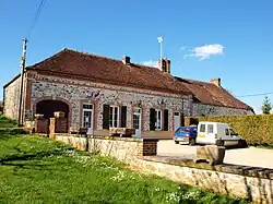 The town hall in Saint-Nicolas-la-Chapelle