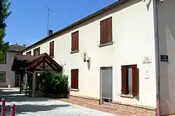 The town hall in Sainte-Bazeille