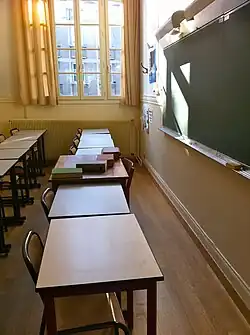 2011 photograph of a classroom at Lycée Molière, on the second floor.
