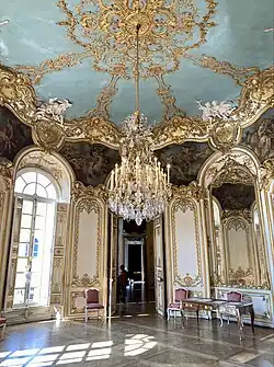 The Salon Oval de la Princesse of the Hôtel de Soubise (Paris), 1737–1739, by Germain Boffrand, Charles-Joseph Natoire and Jean-Baptiste Lemoyne[179]