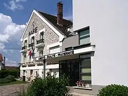 The town hall in Samoreau