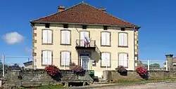 The town hall in Selles