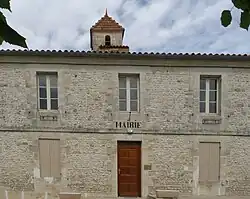 The town hall in Semillac