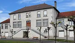 The town hall in Senaide
