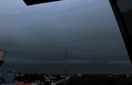 A time-lapse photography of shelf cloud just before a thunderstorm in Pondicherry, India