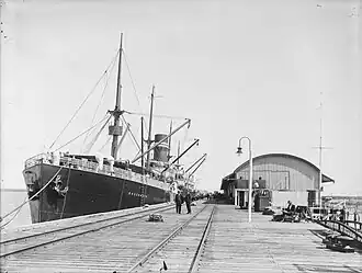The New Zealand Shipping Company steamship Roscommon at Port Alma