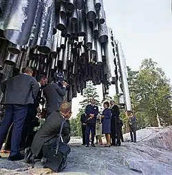 President Urho Kekkonen and the artist at the unveiling