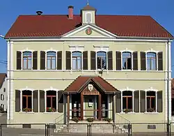 The town hall and school in Sondersdorf