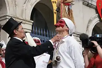 Some are awarded the "Ordre National des Sardines Valeureuses".