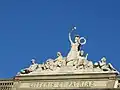 The Palace's motto on top of the avant-corps