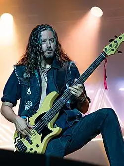 Porra performing with Stratovarius in 2025