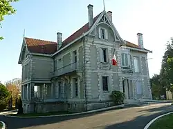 The town hall in Saint-Séverin