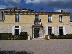 The town hall in Tabanac