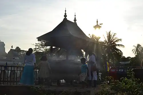 Offerings, Temple of the Tooth, Kandy