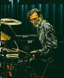 Bryant performing with Martin Barre in 2024
