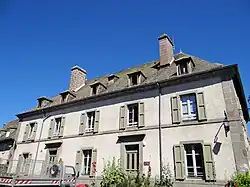 The town hall in Thérondels