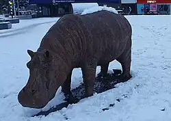 Hippo Sculpture (by artist Rory Thomas) in town centre