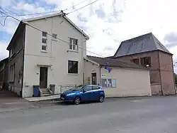 The town hall of Thenailles