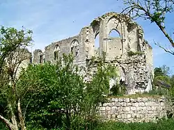 The ruined chateau chapel in Thiers-sur-Thève