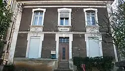 The town hall in Thil