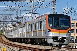 Yurakucho and Fukutoshin lines 17000 series